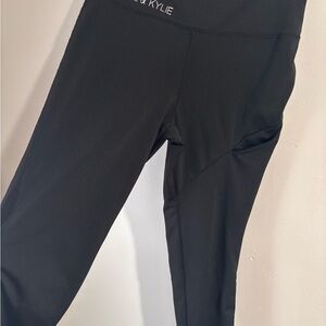 Kendall & Kylie Black High-Rise Workout Leggings with Side Pocket
